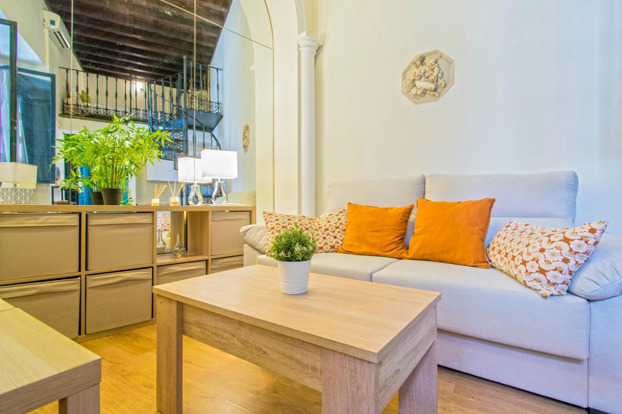 Precioso Duplex Estilo Sevillano En Pleno Centro Appartamento *